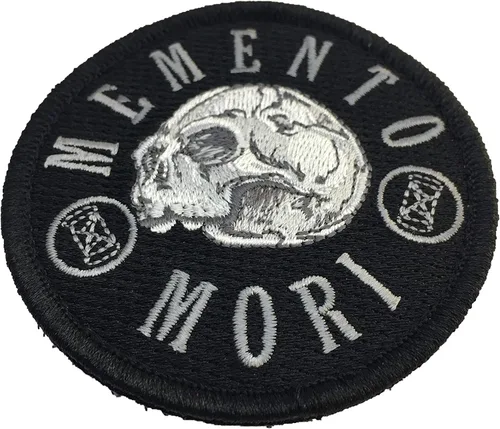 Vista 2 de Memento Mori "Remember Death" - Parche de moral bordado (negro)