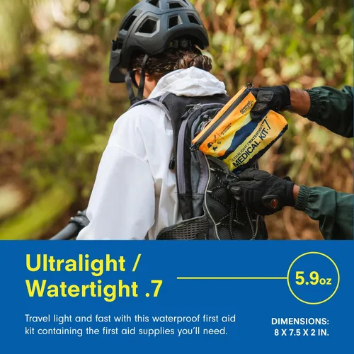 Vista 3 de Adventure Medical Kit Ultraligero / Impermeable Kit médico .7 – Hasta 3 personas, hasta 3 días – Incluye vendajes, elementos esenciales de ampolla