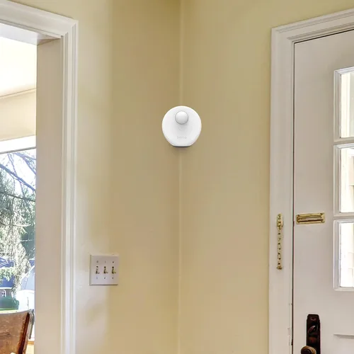 Vista 3 de Interruptor inteligente iHome iSP8 Wi-Fi, utiliza la voz para controlar los dispositivos conectados con Amazon Alexa, iSB01