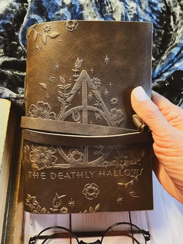 Vista 3 de CON*QUEST Conquest Journals Harry Potter Las Reliquias de la Muerte Cuaderno envuelto en cuero, 5"x7", cuero vegano, cubierta en relieve, 240