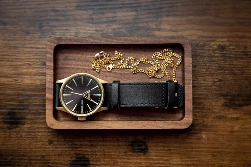 Vista 3 de MUUJEE Plato de madera para anillos – Ideas de regalo de boda de 5 años, bandeja para monedas o accesorios, regalo del día del padre para papá