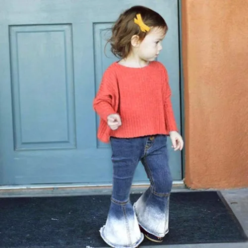 Vista 2 de MODNTOGA Pantalones de mezclilla para niñas bebés, pantalones acampanados vintage, pantalones acampanados para niños, ropa occidental para niñas