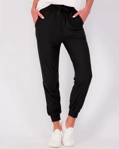 Vista 2 de Real Essentials - Pantalones, paquete de 3 unidades Real Essentials - Pantalones deportivos de yoga ultra suaves para mujer con bolsillos y cordón