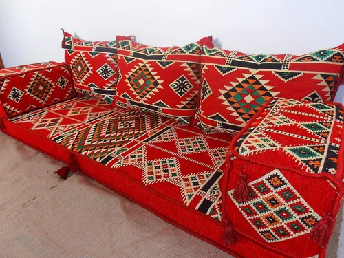 Vista 3 de Arabic Mattress, Oriental Floor Seating, Moroccan Couches, Futon Furniture, Arabian Sitting, Pallet Cushions, Jalsa, Living Room Decor, Loveseat