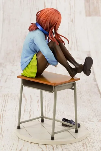 Vista 4 de Kotobukiya Los quintillizos por excelencia: Miku Nakano Figura a escala 1/8