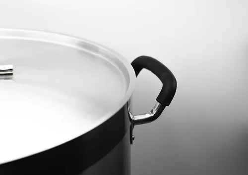 Vista 4 de Northern Brewer - Hervidor de cerveza de acero inoxidable MegaPot con marcas de volumen (8 galones con válvula)