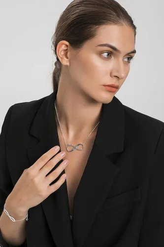 Vista 2 de Collar Personalizado de Nombre Infinito de Oro con Corazón Hermosa Flecha Ancla Brújula Montaña Constelación Colgante de Amor Eterno Joyería Mejores