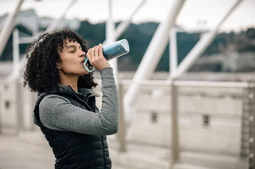 Vista 2 de CamelBak Gorra de fitness Podium 3.0 Peak Tapa de bebida de repuesto, cierre resistente a fugas, diseño de válvula de alto flujo, ajuste de botella