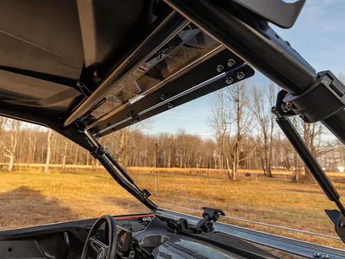 Vista 6 de SuperATV - Parabrisas UTV de policarbonato resistente a los arañazos de 1/4 pulgadas para CFMoto ZForce 950 2020-2022 Posiciones completas, medias