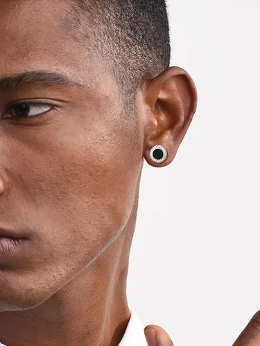 Vista 4 de ChicSilver Pendientes de tuerca de plata de ley 925 con runa vikinga de ónix negro natural para mujeres y hombres