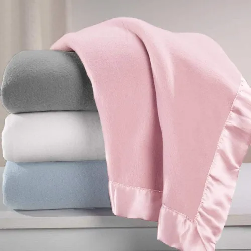 Vista 2 de TL Care Manta de forro polar (30 x 40 pulgadas) con ribete de satén similar a la seda, suave, cálida y acogedora, azul, para niños y niñas, perfecta