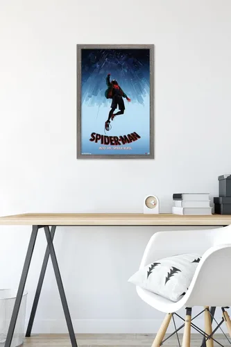 Vista 6 de Trends International Spider-Man de Marvel póster Into The Spider-Verse-Falling de 14.72 x 22.37 pulgadas, versión enmarcada en madera reutilizada