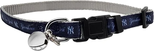 Vista 10 de Pets First MLB CAT Collar Atlanta Braves Satin Cat Collar de equipo de béisbol para perros y gatos. Un collar de gato brillante y colorido