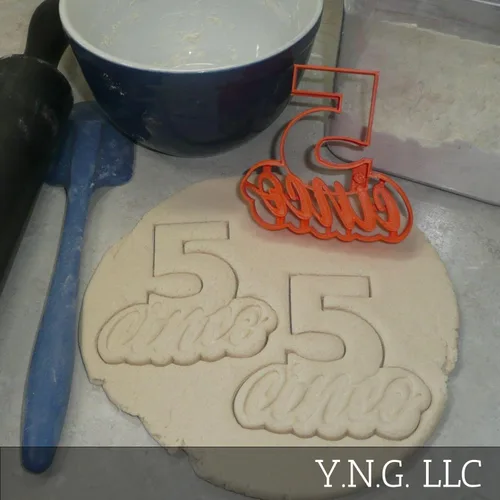 Vista 2 de NÚMERO CINCO 5 CON PALABRA CORTADOR DE GALLETAS 3D IMPRESO EN USA PR4125