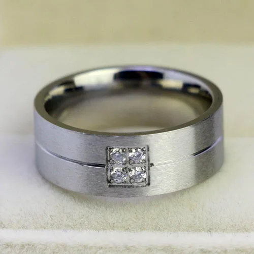 Vista 7 de LOVERSRING Juego de anillos de boda de acero inoxidable con circonita cúbica chapada en oro blanco