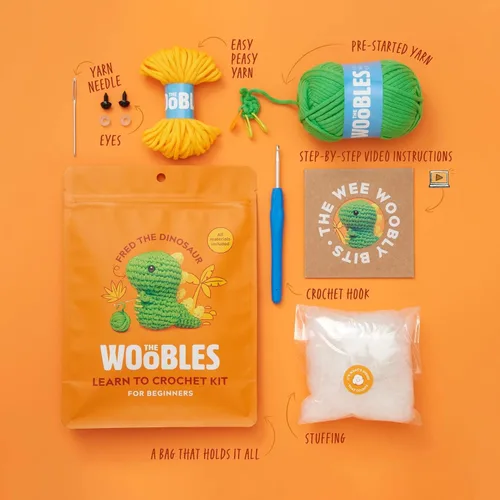 Vista 3 de The Woobles Kit de ganchillo para principiantes (Fred the Dinosaur)