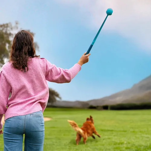 Vista 7 de GoSports Pets - Lanzador de pelotas para perros de 24 pulgadas, lanzador ergonómico de pelotas de tenis para perros de más de 20 libras, incluye