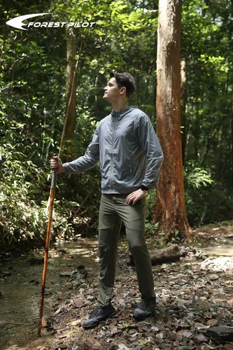 Vista 6 de FOREST PILOT Bastón desmontable de madera de abeto para senderismo con brújula de 55 pulgadas, con talla de animales, correa de mano suave, cubierta
