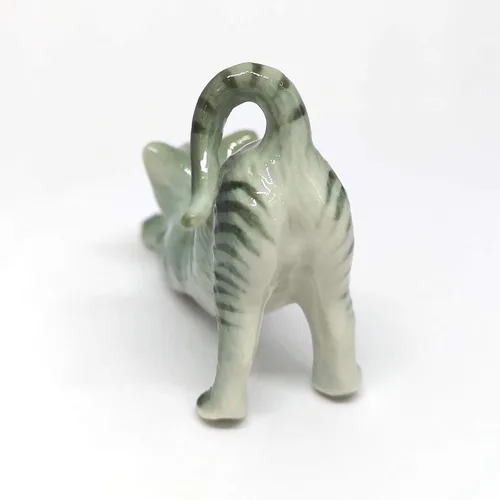 Vista 3 de Figura coleccionable de gato de cerámica cerámica miniatura gris pintado a mano