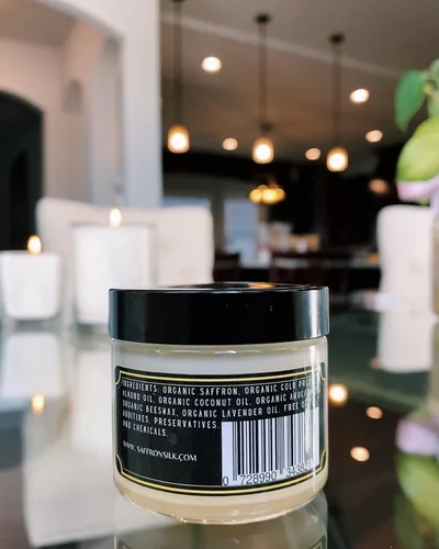 Vista 3 de CREMA CORPORAL DE SEDA DE AZAFRÁN (60 gramos/2 oz)