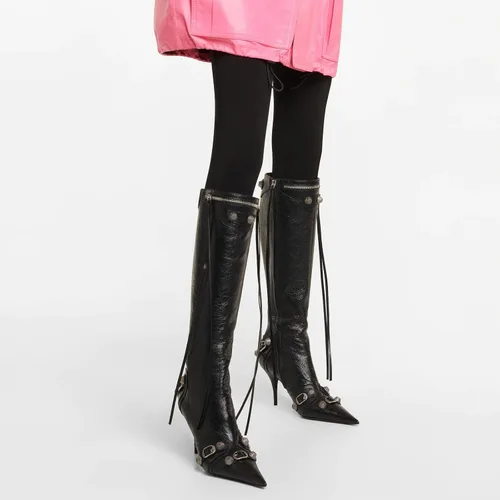 Vista 5 de Kluolandi Botas de tacón alto hasta la rodilla para mujer con borla puntiaguda y tachuelas con cremallera, zapatos de vestir