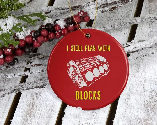 Vista 2 de Adorno de Navidad I Still Play with Blocks Automotriz Mechanic Car Engine – Adorno navideño de árbol de Navidad – Adorno navideño impreso en ambos