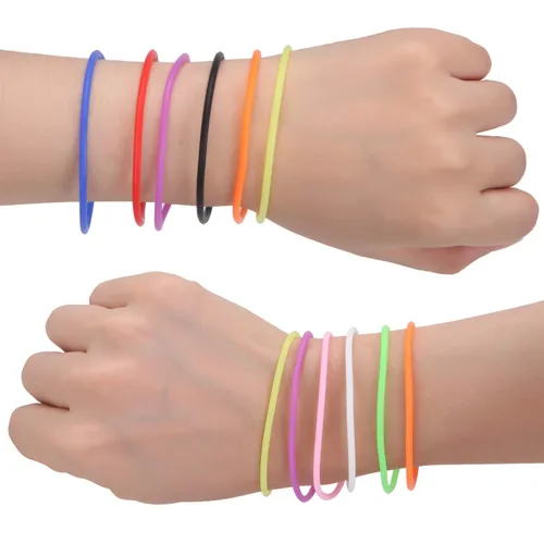 Vista 5 de 120 pulseras de gelatina de silicona, no luminosas, elásticas de los años 80, bandas elásticas para el cabello para recuerdos de fiesta, adultos
