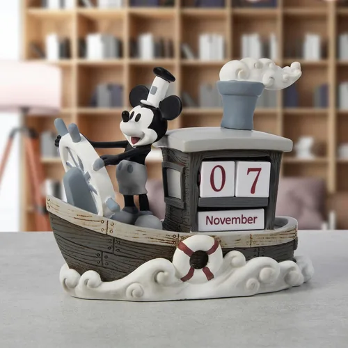 Vista 7 de Precious Moments Colección Disney Showcase: "Calendario infinito de Mickey Mouse" - Figura de resina de estilo vintage, artículo #144707