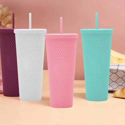 Vista 5 de Vaso Tachonado DIY de 24oz. Vaso Tachonado Negro Mate con Tapa y Pajita. Vaso de Viaje Reutilizable con Aislamiento de Doble Pared. Vaso de Plástico