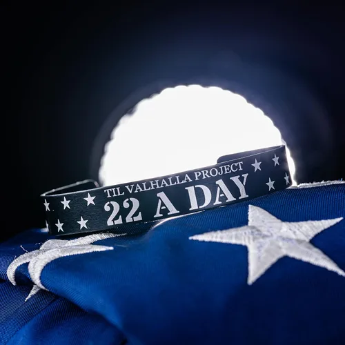 Vista 3 de Til Valhalla Project Pulsera conmemorativa 22 A Day