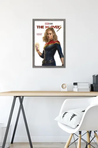Vista 6 de Trends International Marvel The Marvels - Póster de pared de la serie Capitán Marvel, 22.4 pulgadas de largo x 14.7 pulgadas, versión enmarcada