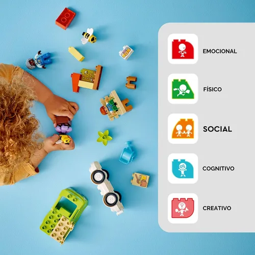 Vista 3 de LEGO DUPLO Town Cuidando de las Abejas y Colmenas, juguete de aprendizaje para niños preescolares, 2 figuras y un camión conducido, juguete STEM