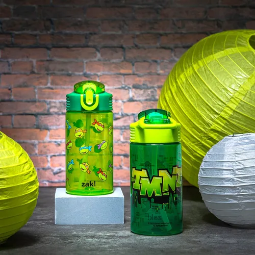 Vista 3 de Zak Designs Teenage Mutant Ninja Turtles - Botella de agua para niños para la escuela o viajes, paquete de 2 botellas de agua de plástico duradero