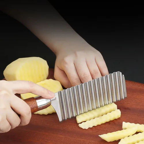 Vista 3 de SHINEOFI Cortador de patatas arrugadas de acero inoxidable, hoja ondulada, picador de papas fritas francesas para verduras, zanahorias y papas