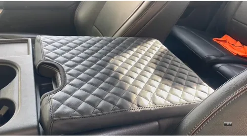 Vista 6 de Cubierta de consola central Sinvanho para Ford F150 F250 F350 F450 F550 2015-2025 con asiento de salto 40/20/40, cubierta protectora de reposabrazos