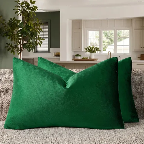 Vista 210 de GIGIZAZA Juego de 2 fundas de almohada doradas de terciopelo de 20 x 20 pulgadas para sofá Almohadas para sofá, tela texturizada suave de 9.88