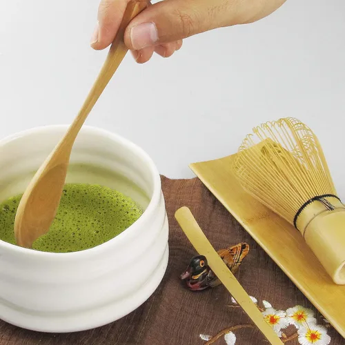 Vista 5 de Artcome Juego de té matcha japonés de 6 piezas, batidor matcha, cuchara tradicional, cuchara de té, paño de té, soporte de bambú, soporte
