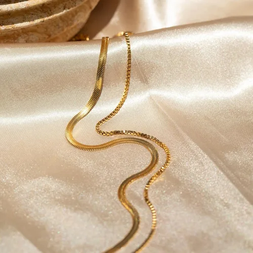 Vista 5 de YANCHUN Collares con inicial en capas para mujer, collar con dije de letra apilable, delicado collar de oro para mujer, cosas de moda, gargantilla