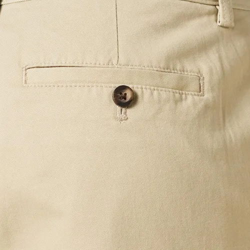 Vista 6 de Tienda Essentials Pantalones cortos chinos ajustados de 9 pulgadas para hombre