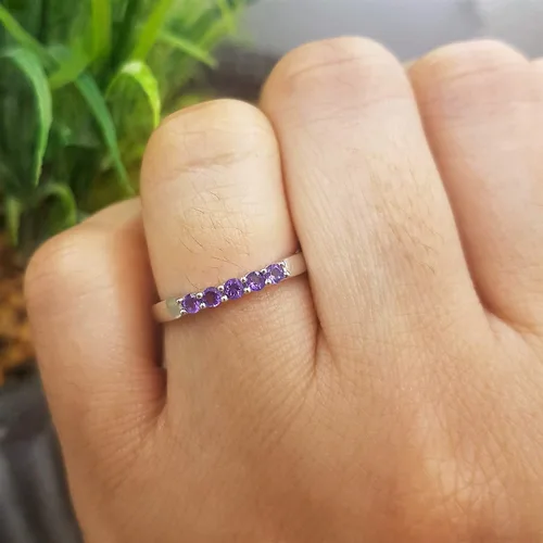 Vista 132 de Dazzlingrock Collection Anillo de boda redondo de 5 piedras preciosas o diamantes para mujer en oro macizo de 10 K/14 K/18 K