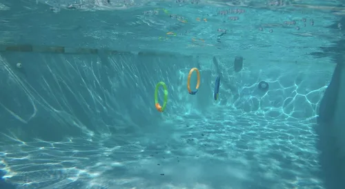Vista 8 de Water Sports Anillos de buceo iluminados Divertidos juguetes de piscina submarina para niños, surtidos, 8 x 7 pulgadas