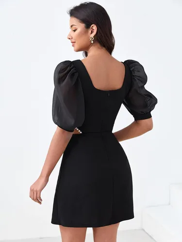 Vista 3 de WDIRARA Minivestido elegante con cuentas de perlas y cuello corazón recortado para mujer