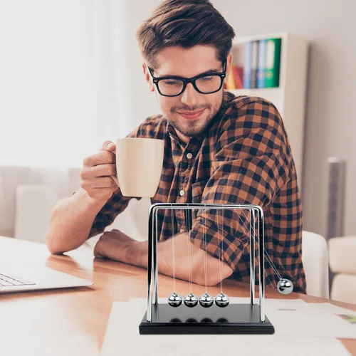 Vista 6 de Sealive Newton's Cradle Large Premium - Base de madera maciza, bolas de péndulo de acero pesado de 1.71 libras, juguete de escritorio grande