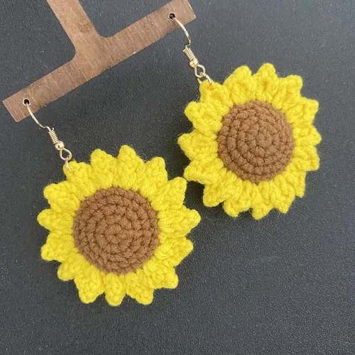 Vista 7 de Aretes colgantes únicos y ligeros hechos a mano con forma de girasol grande, bonitos aretes de gancho floral de flor bohemia para mujer, fiesta