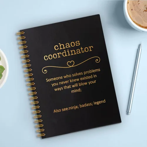 Vista 4 de Chaos Coordinator - Cuadernos de espiral de tapa dura negra y dorada, cuaderno de coordinador del caos, regalos de agradecimiento para empleados