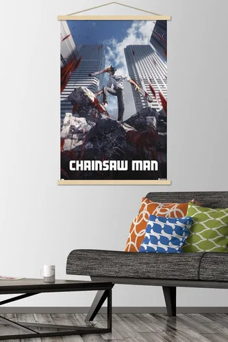 Vista 2 de Trends International Chainsaw Man - Póster de pared de arte clave, 22.37 x 34.00 pulgadas, paquete de impresión premium y colgador de madera de haya
