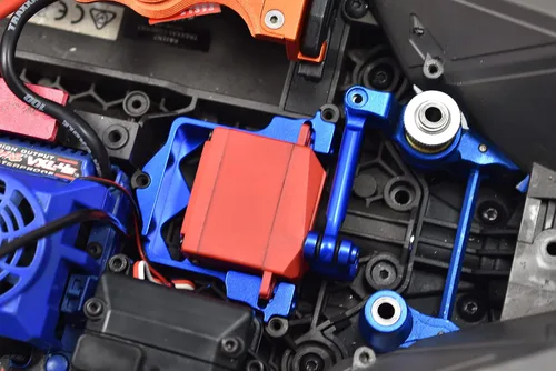 Vista 3 de GPM Para Traxxas 1/10 Maxx 4WD Monster Truck Piezas de actualización de aluminio servo montaje + barra de acoplamiento de acero inoxidable + bocina