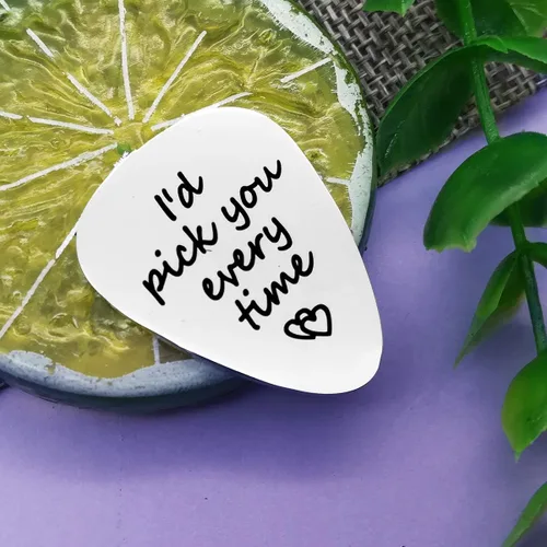 Vista 4 de I d pick you every time Guitar Pick - Regalo musical para él/ella, aniversario, Navidad, boda, San Valentín, regalo para hombres y mujeres, joyería