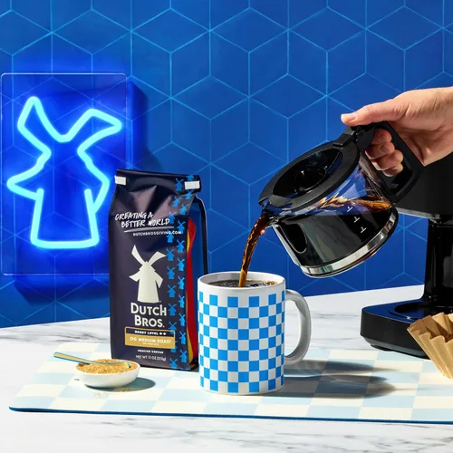Vista 5 de Dutch Bros OG tostado medio, café molido Café molido 100% arábica, chocolate con leche y notas cítricas, combina con cremas Dutch Bros, 1 bolsa