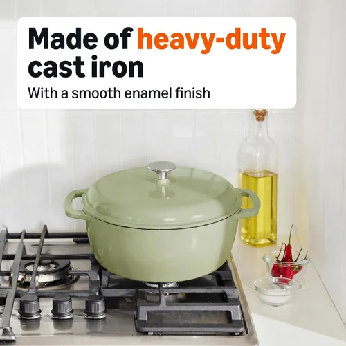 Vista 4 de Amazon Basics Olla de horno holandés de hierro fundido con tapa, esmaltada, asas dobles, redonda, resistente, pequeña, 4.3 cuartos de galón, verde